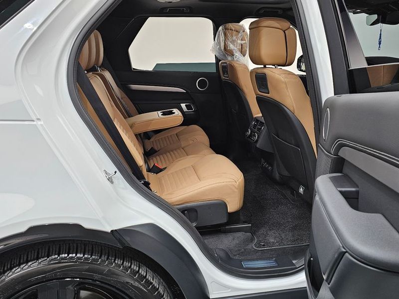 2025 Land Rover Discovery D350 Dynamic HSE photo 11