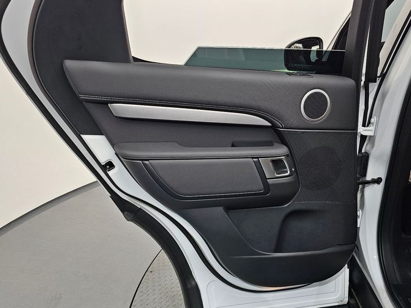 2025 Land Rover Discovery D350 Dynamic HSE photo 25