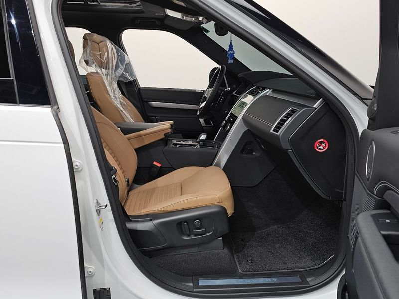 2025 Land Rover Discovery D350 Dynamic HSE photo 26
