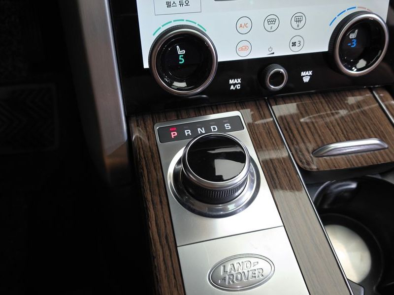 2021 Land Rover Range Rover D350 Vogue SE Disel photo 9