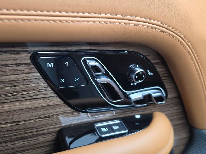 2021 Land Rover Range Rover D350 Vogue SE Disel photo 18