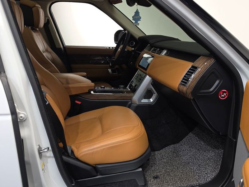 2021 Land Rover Range Rover D350 Vogue SE Disel photo 26