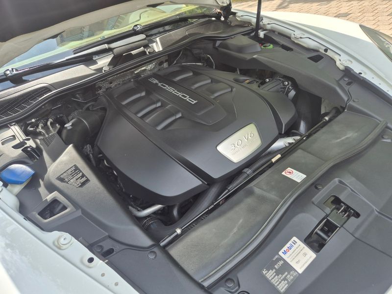 2012 Porsche Cayenne 3.0 Diesel 958 photo 18