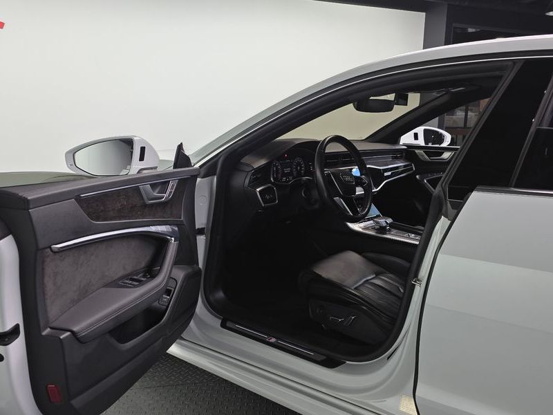 2020 Audi A7 55 TFSI Quattro Premium photo 10