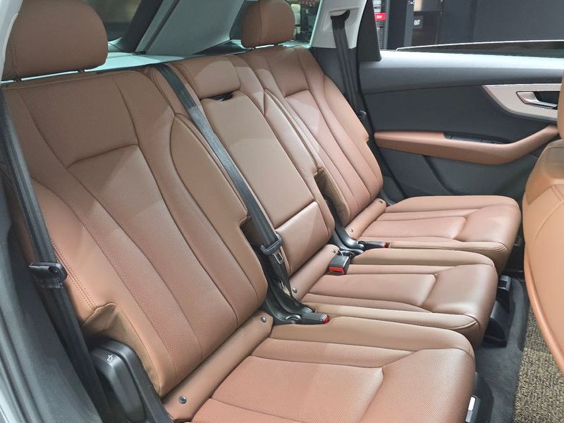 2021 Audi Q7 45 TDI Quattro photo 12