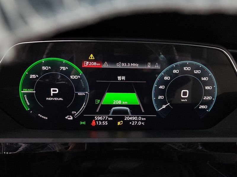 2020 Audi e-트론 55 Quattro photo 8