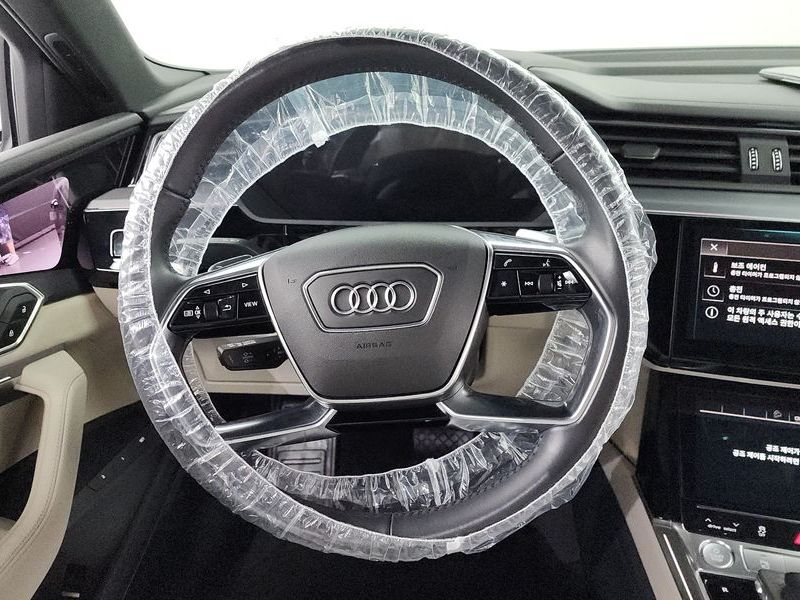 2020 Audi e-트론 55 Quattro photo 13