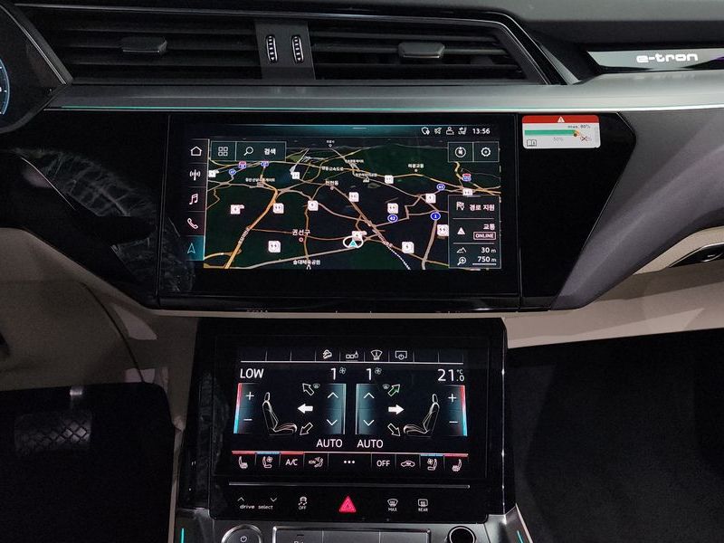 2020 Audi e-트론 55 Quattro photo 14