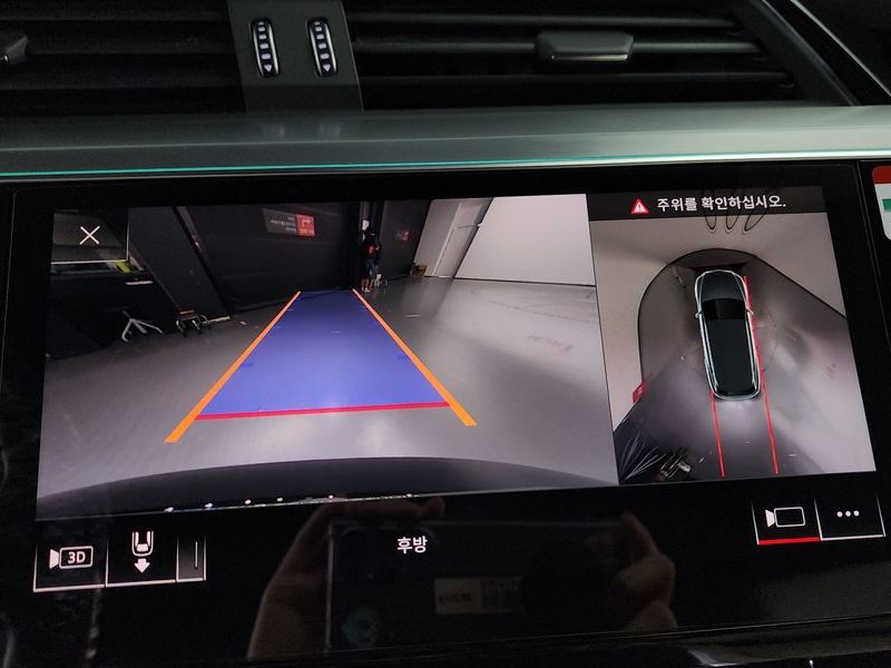 2020 Audi e-트론 55 Quattro photo 15