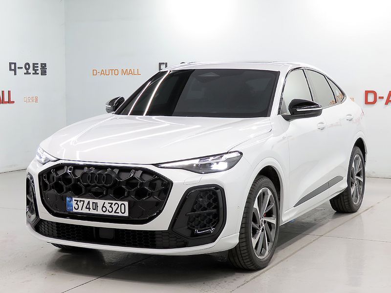 2025 Audi Q5 45 TFSI Quattro S Line Sportback photo 1