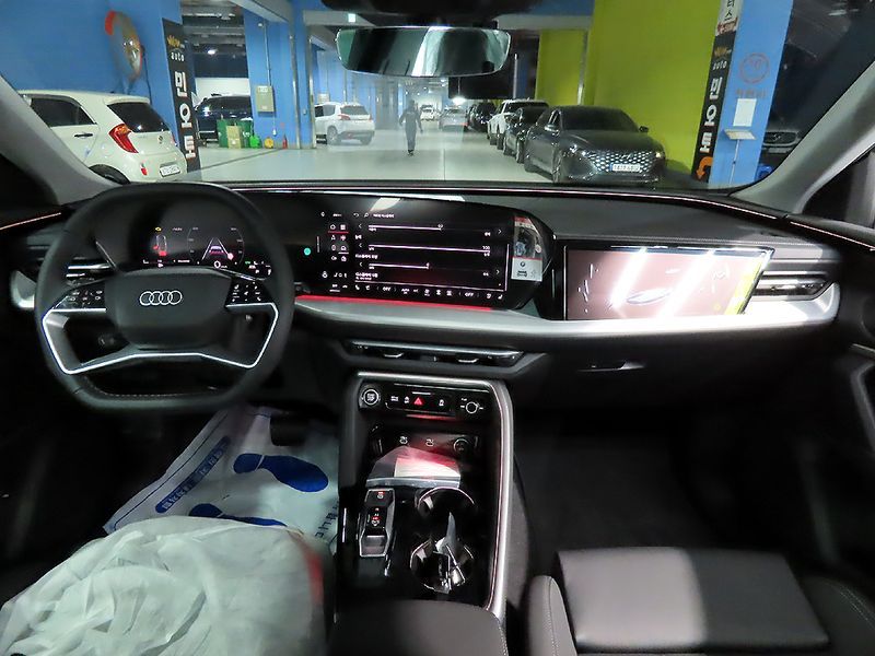 2025 Audi Q5 45 TFSI Quattro S Line Sportback photo 7