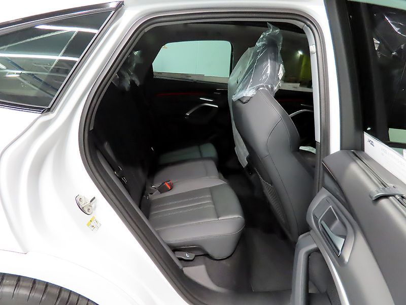 2025 Audi Q5 45 TFSI Quattro S Line Sportback photo 16