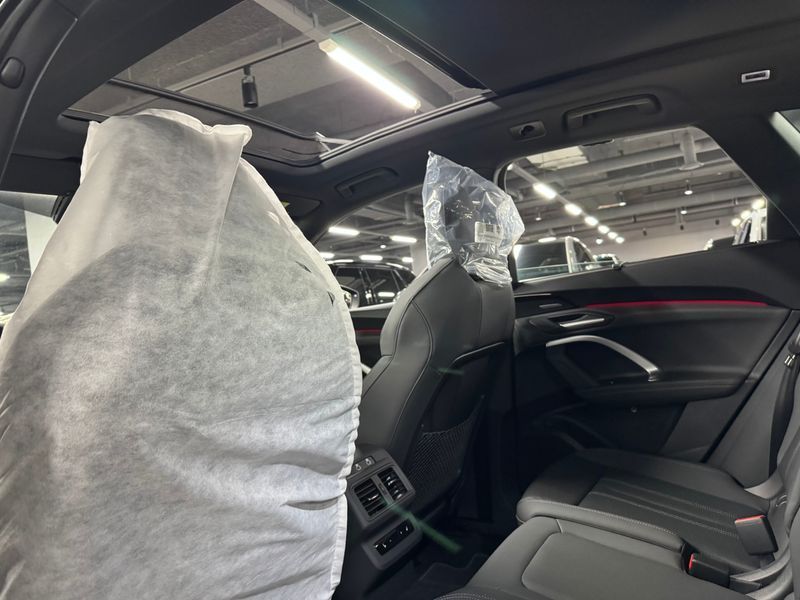 2025 Audi Q5 40 TDI Quattro S Line Black Edition photo 13