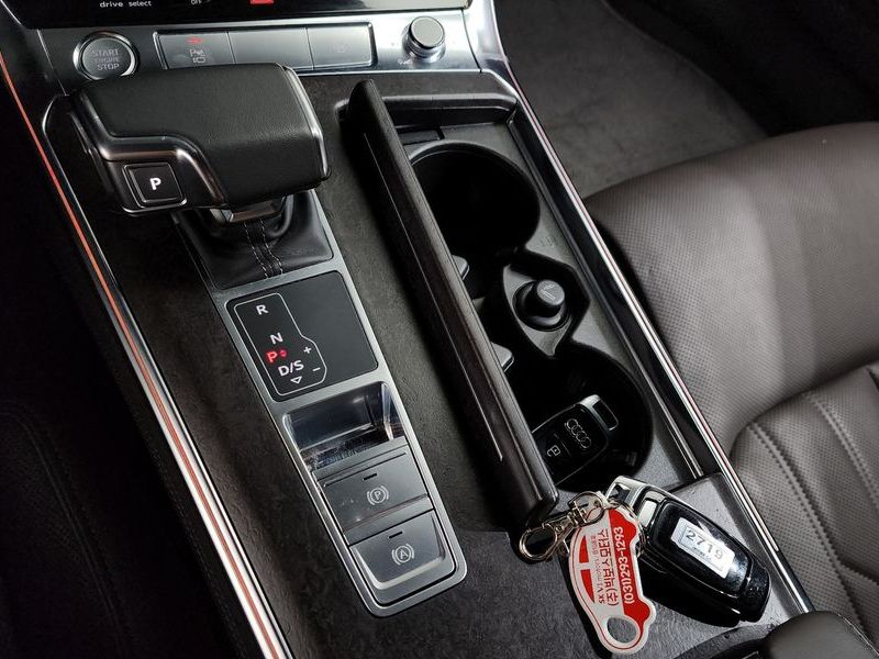 2020 Audi A7 55 TFSI Quattro Premium photo 9