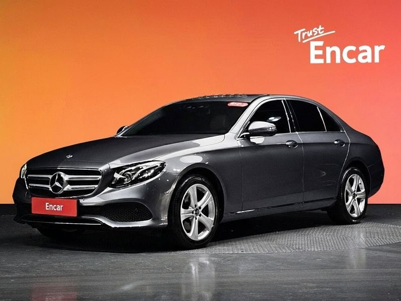2018 Mercedes-Benz E-Class E220d 4MATIC Avantgarde photo 1