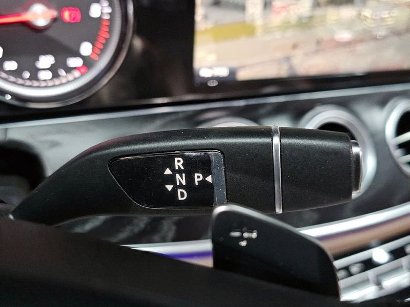 2018 Mercedes-Benz E-Class E220d 4MATIC Avantgarde photo 9