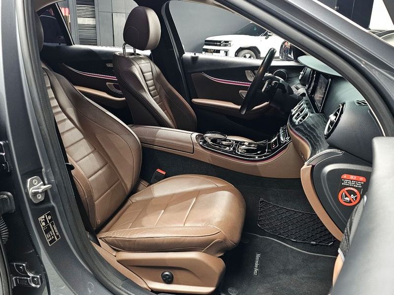 2018 Mercedes-Benz E-Class E220d 4MATIC Avantgarde photo 10
