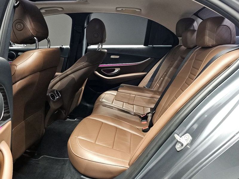 2018 Mercedes-Benz E-Class E220d 4MATIC Avantgarde photo 12