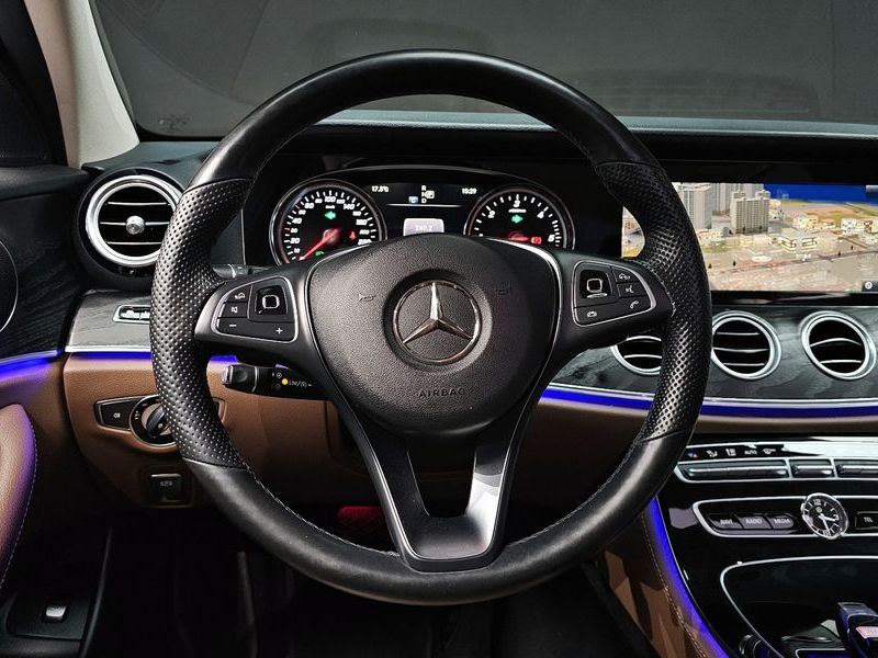 2018 Mercedes-Benz E-Class E220d 4MATIC Avantgarde photo 13