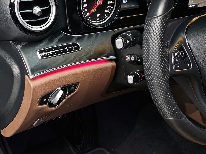 2018 Mercedes-Benz E-Class E220d 4MATIC Avantgarde photo 16