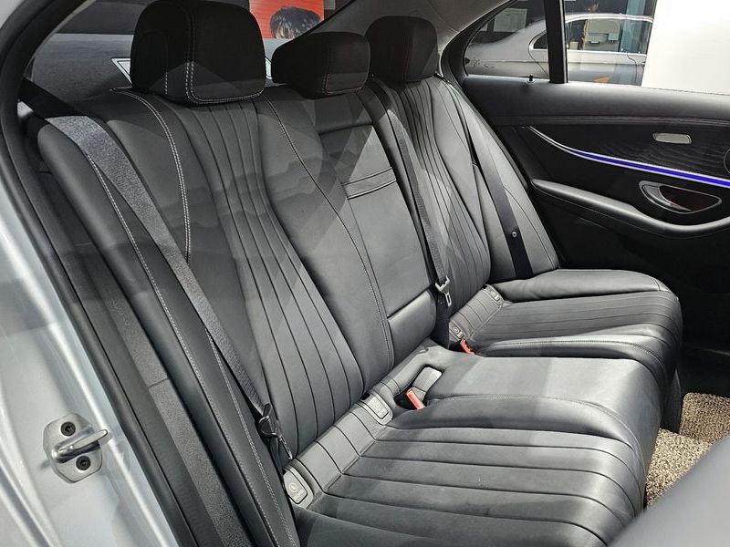 2020 Mercedes-Benz E-Class E220d 4MATIC Exclusive photo 12