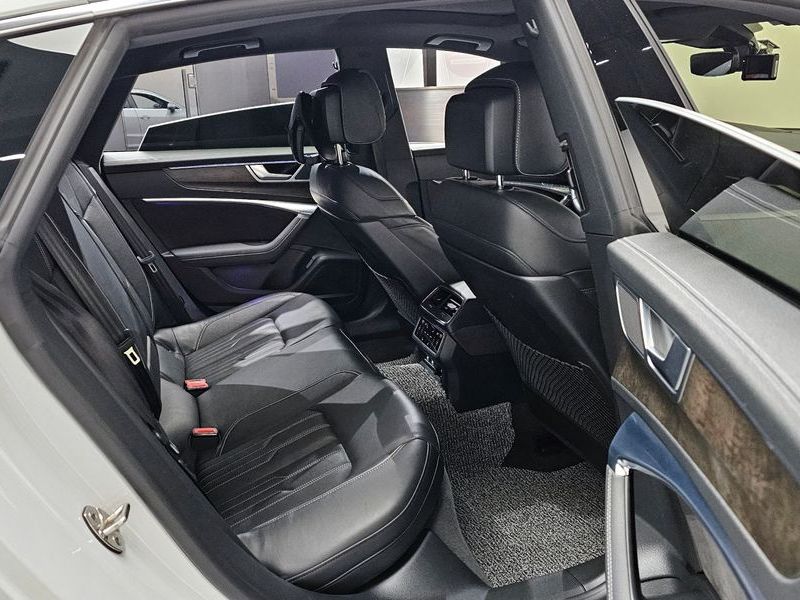2020 Audi A7 55 TFSI Quattro Premium photo 11
