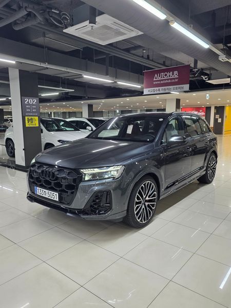 2026 Audi Q7 4.0 TFSI Quattro photo 1
