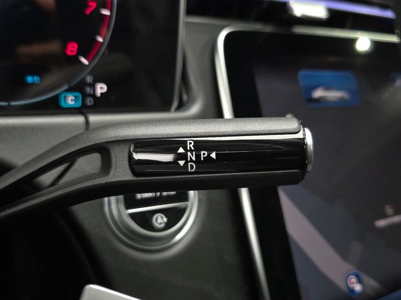 2024 Mercedes-Benz E-Class E200 Avantgarde photo 9
