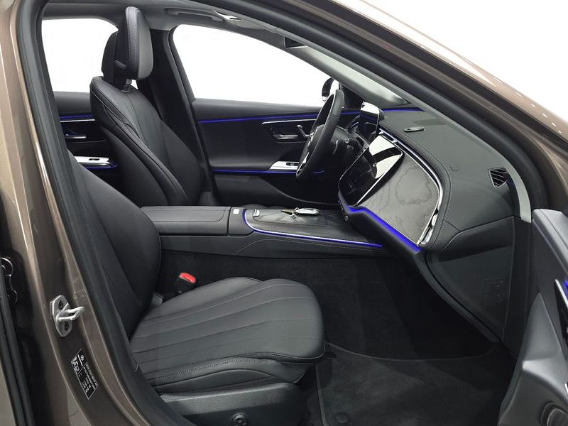 2024 Mercedes-Benz E-Class E200 Avantgarde photo 10