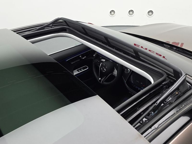 2024 Mercedes-Benz E-Class E200 Avantgarde photo 17