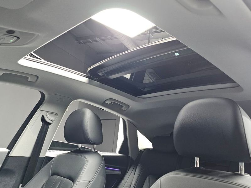 2022 Audi Q5 40 TDI Quattro Sportback photo 7