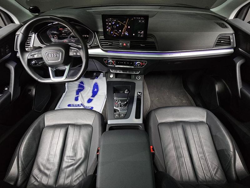 2022 Audi Q5 40 TDI Quattro Sportback photo 8
