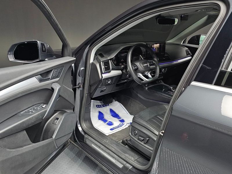 2022 Audi Q5 40 TDI Quattro Sportback photo 9