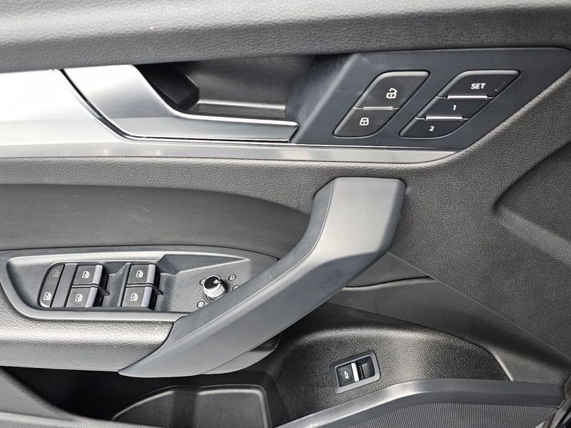 2022 Audi Q5 40 TDI Quattro Sportback photo 14