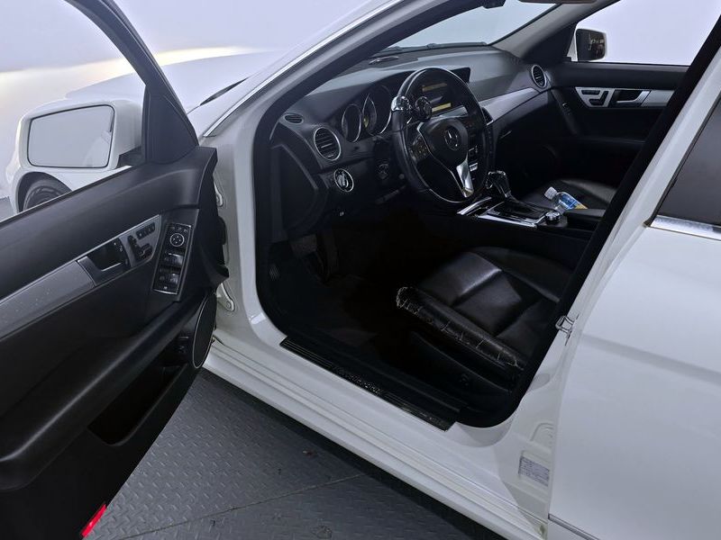 2012 Mercedes-Benz C-Class C200 CGI AVANTGARDE photo 10