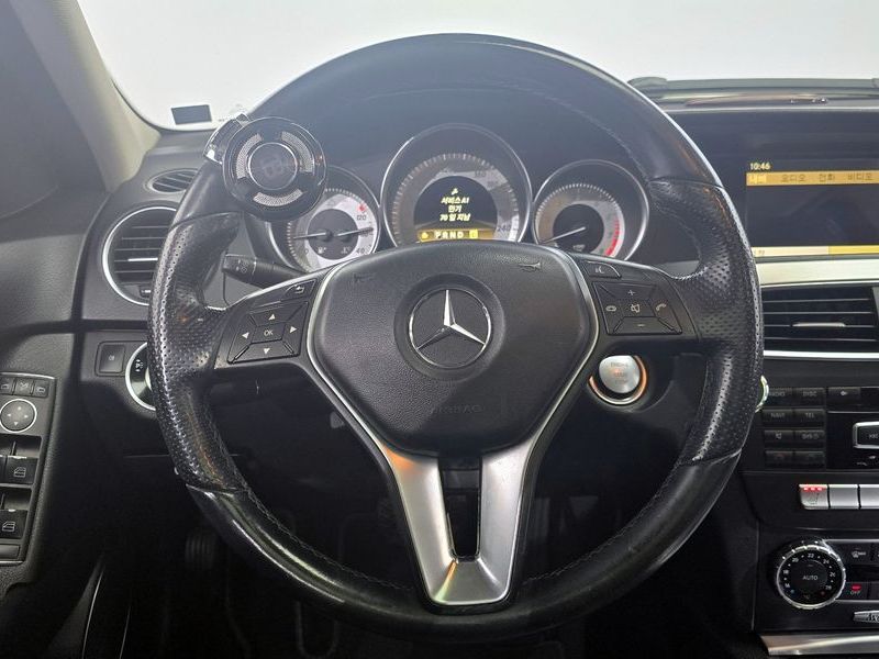 2012 Mercedes-Benz C-Class C200 CGI AVANTGARDE photo 13
