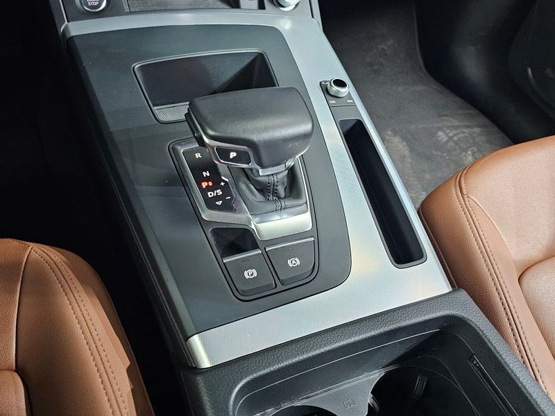 2022 Audi Q5 40 TDI Quattro photo 9