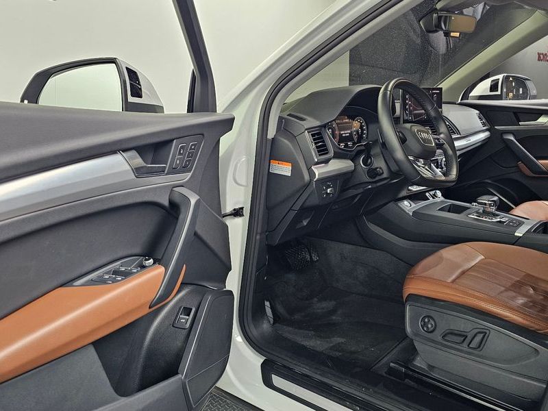 2022 Audi Q5 40 TDI Quattro photo 10