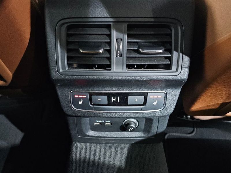 2022 Audi Q5 40 TDI Quattro photo 18