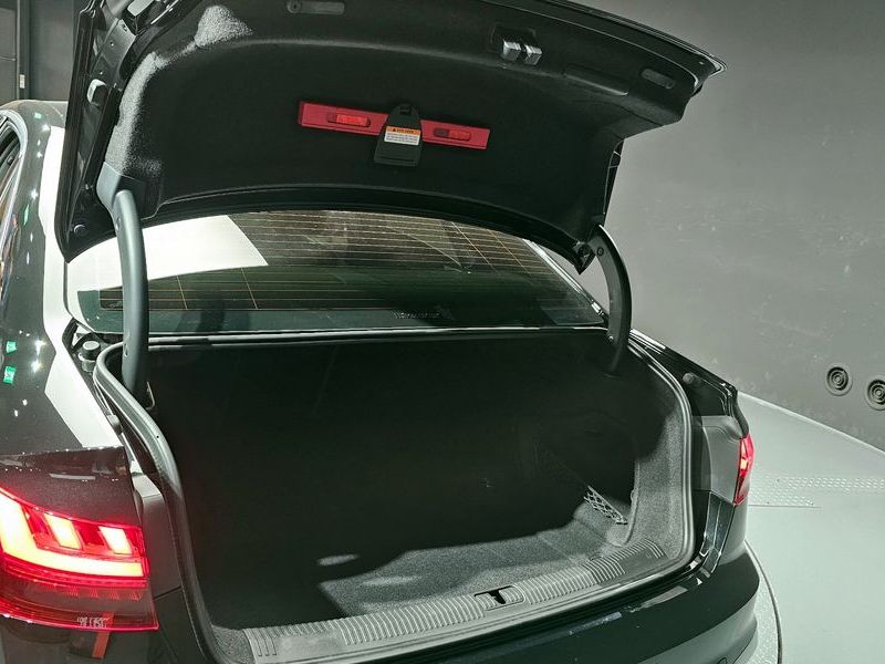 2021 Audi A4 40 TFSI Premium photo 20