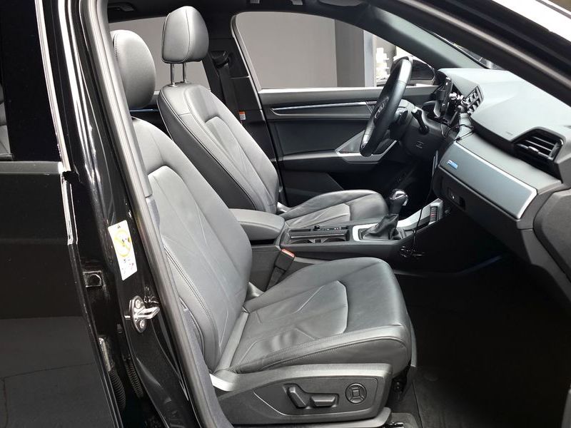 2023 Audi Q3 35 TDI Premium photo 11