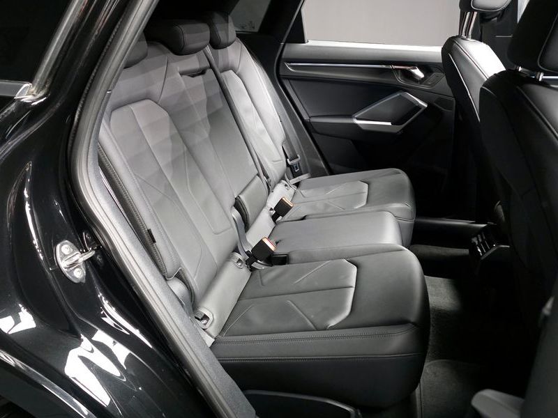 2023 Audi Q3 35 TDI Premium photo 12