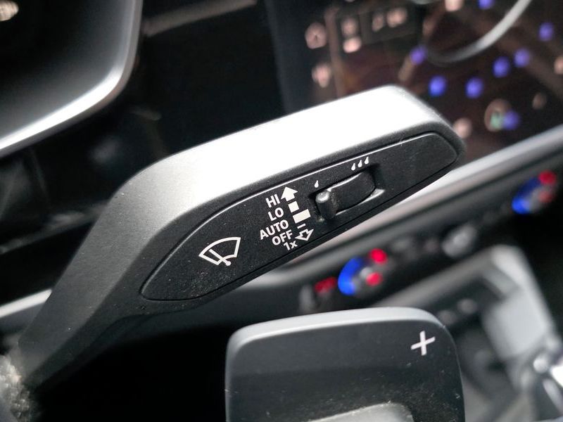 2023 Audi Q3 35 TDI Premium photo 18