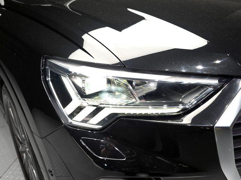 2023 Audi Q3 35 TDI Premium photo 22