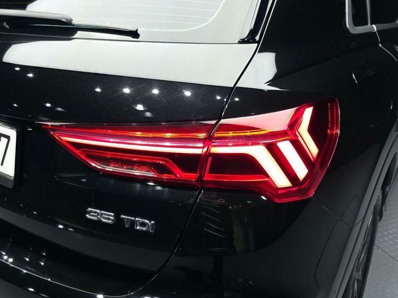 2023 Audi Q3 35 TDI Premium photo 23