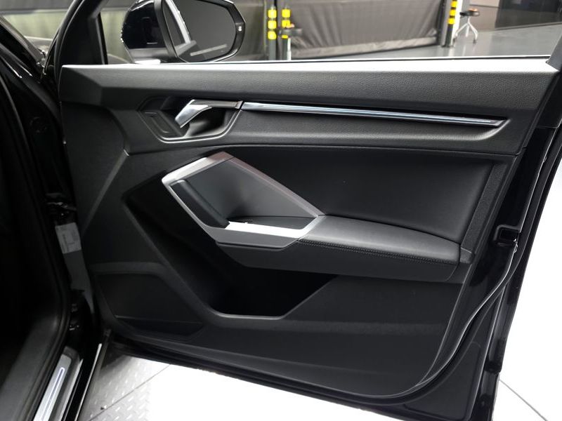 2023 Audi Q3 35 TDI Premium photo 24