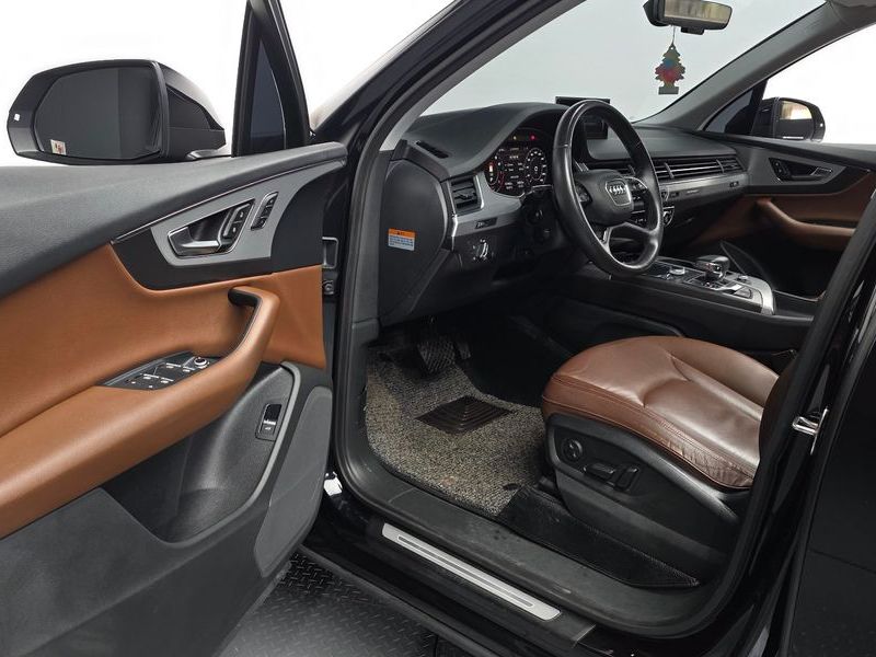 2019 Audi Q7 45 TFSI Quattro photo 10