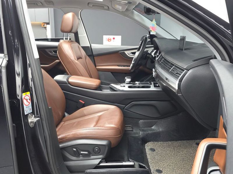 2019 Audi Q7 45 TFSI Quattro photo 11