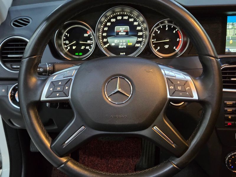 2014 Mercedes-Benz C-Class C220 CDI photo 9