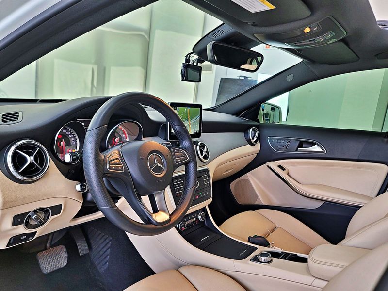 2016 Mercedes-Benz A-Class GLA200 d photo 1